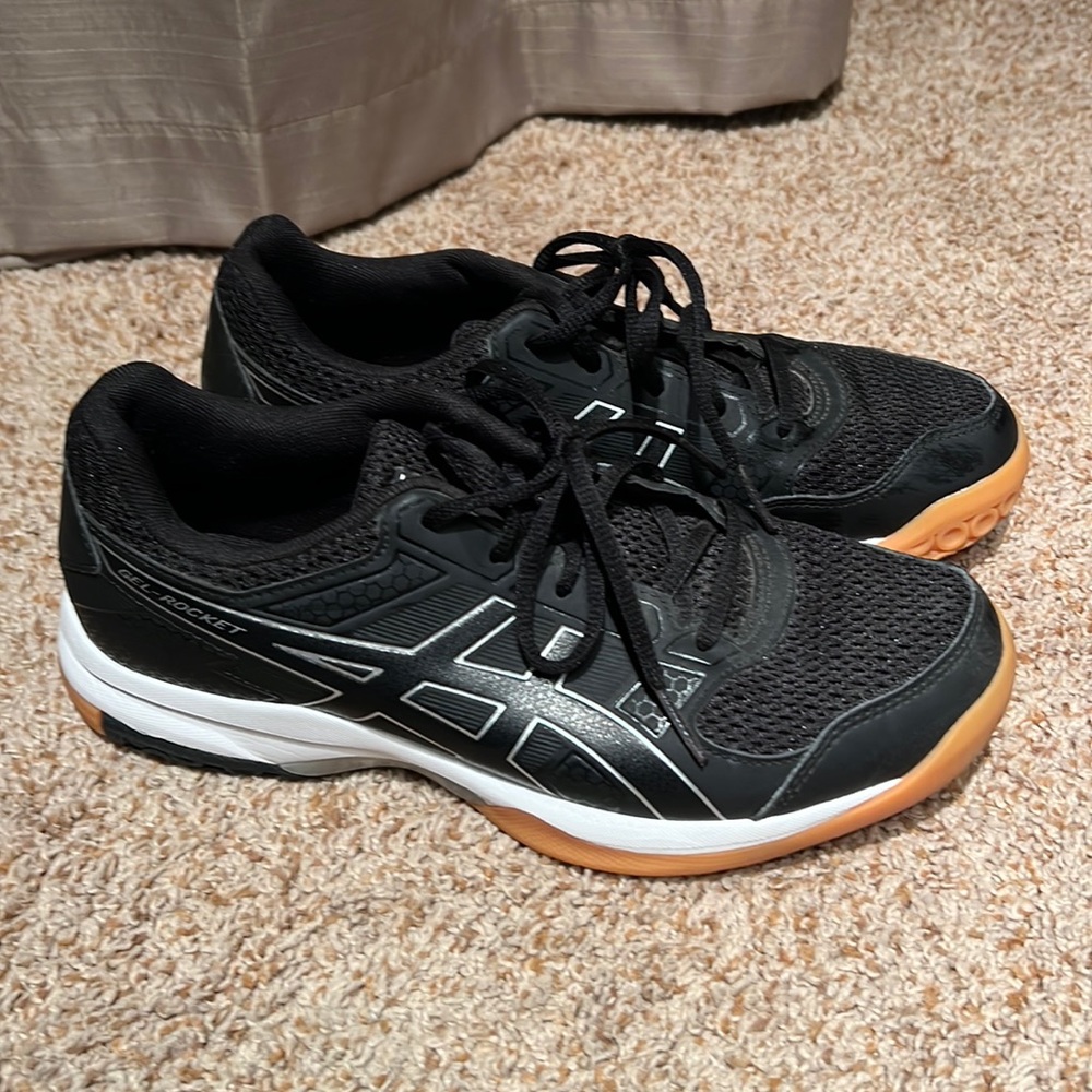 ASICS volleyball shoe